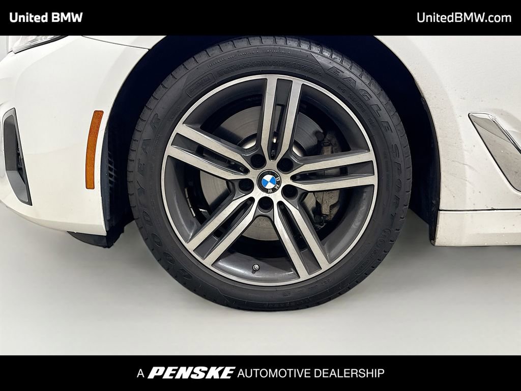 Used 2021 BMW 530i xDrive w/ Premium Package AWD/4WD image 2