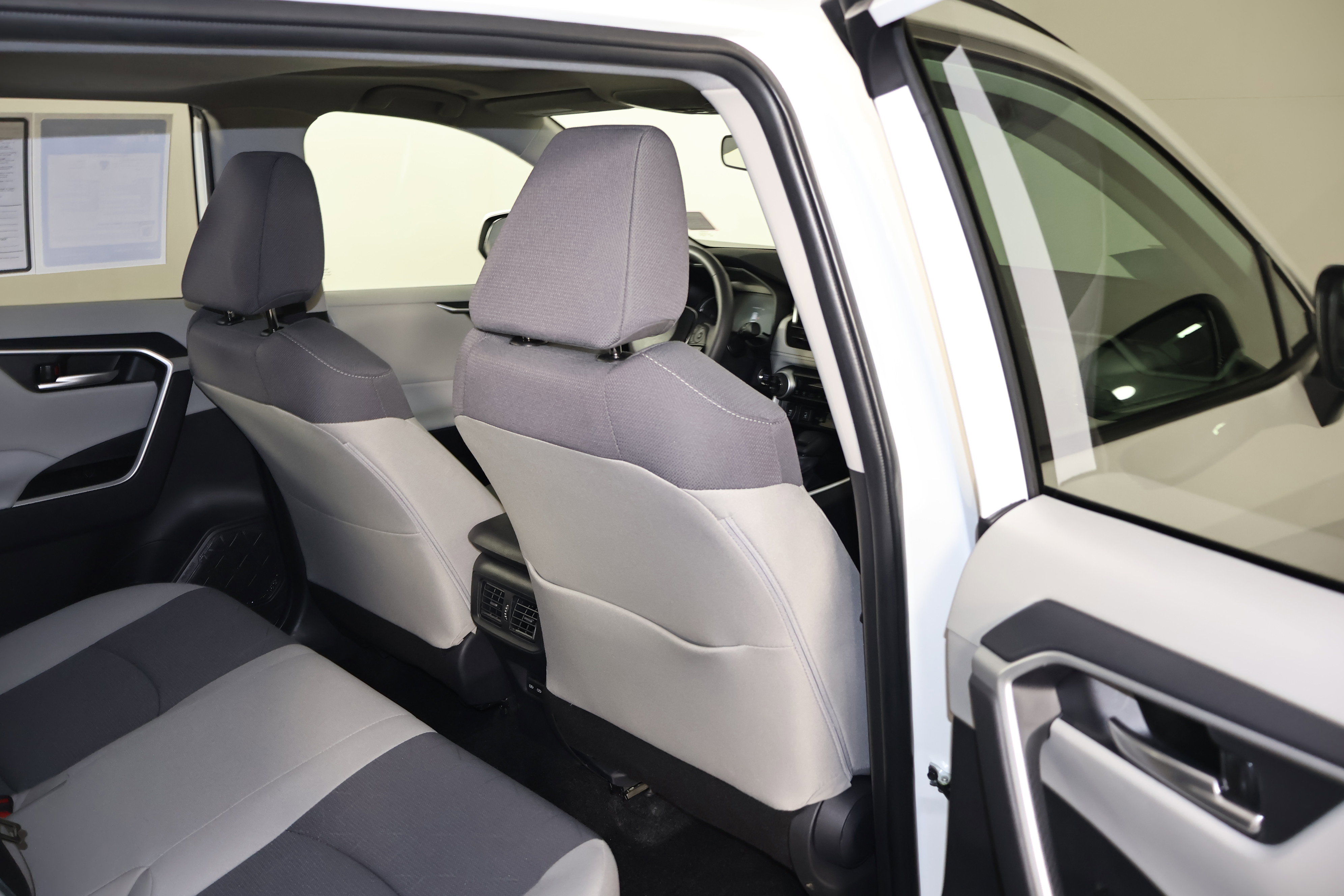 Used 2025 Toyota RAV4 XLE w/ Convenience Package image 46