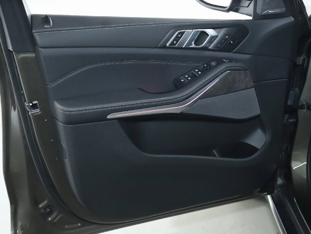 Certified 2025 BMW X5 xDrive40i w/ Premium Package image 16