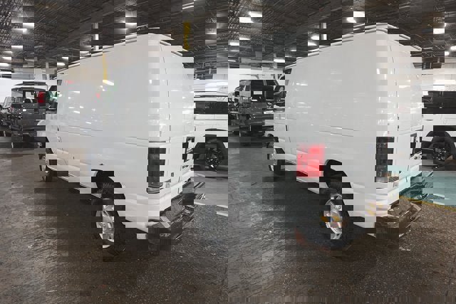 Used 2009 Ford E-350 and Econoline 350 Super Duty image 3