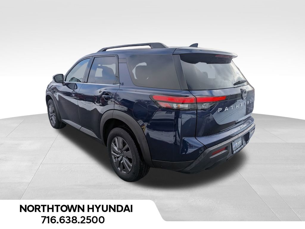 Used 2025 Nissan Pathfinder SV image 12