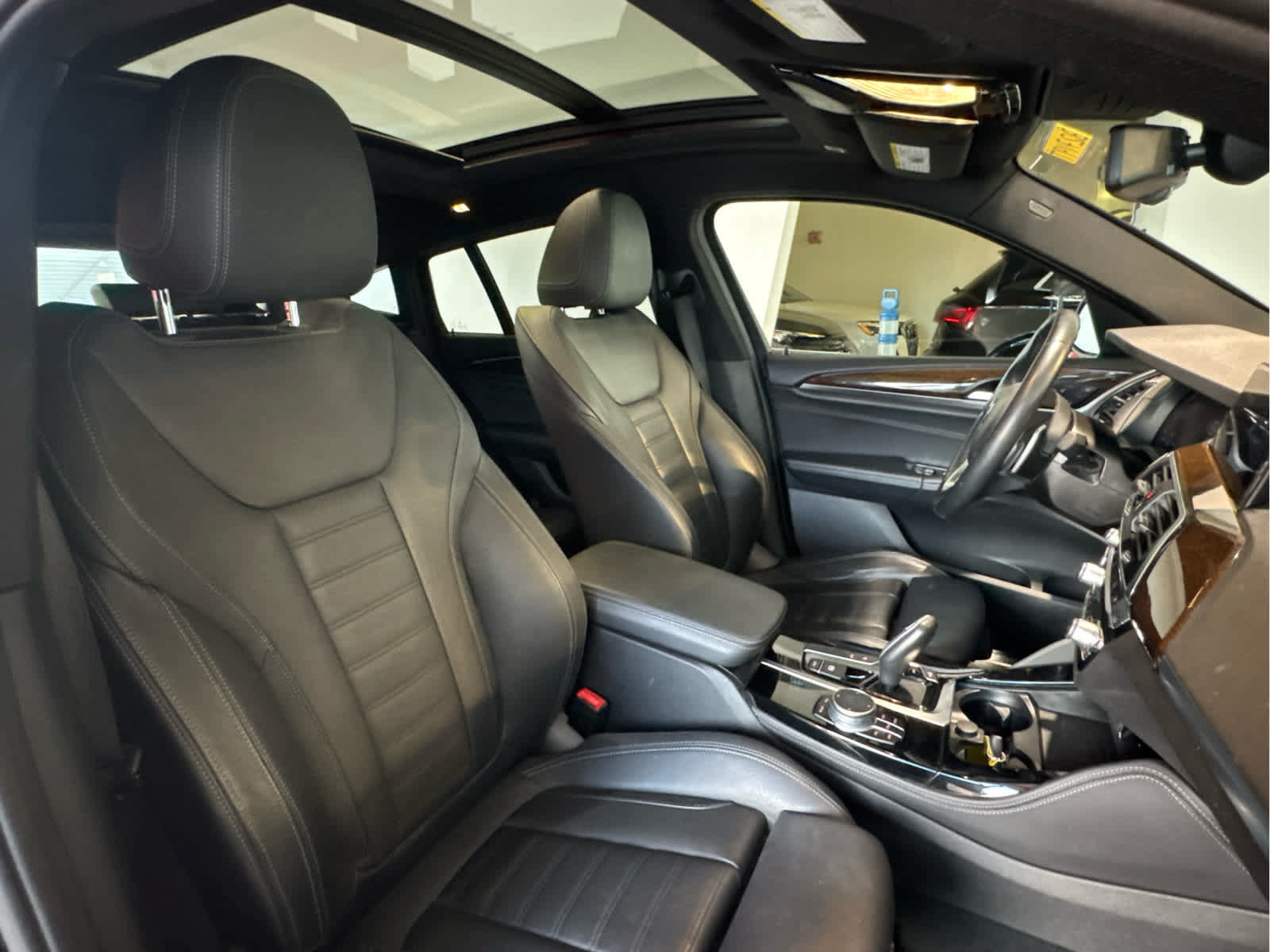 Used 2021 BMW X4 xDrive30i w/ Premium Package AWD/4WD image 13