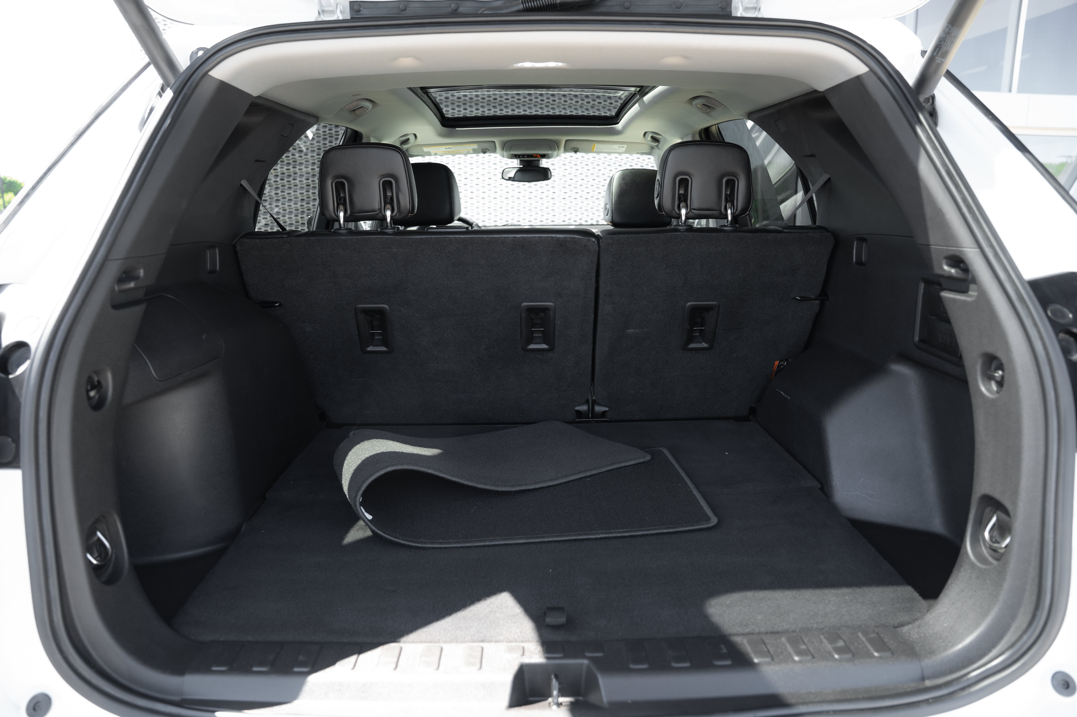 Used 2020 Chevrolet Equinox Premier FWD image 25