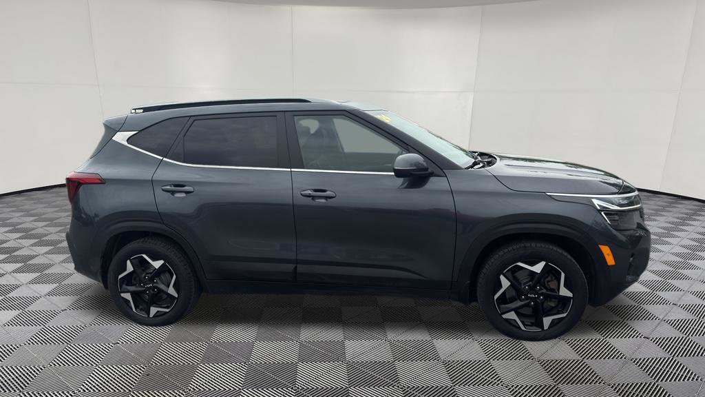 Used 2024 Kia Seltos EX AWD/4WD image 8