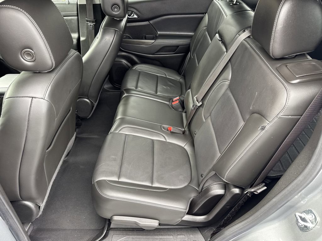 Used 2023 GMC Acadia SLT image 20