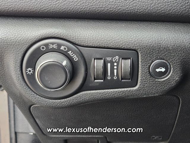 Used 2015 Chrysler 200 Limited w/ Convenience Group FWD image 24