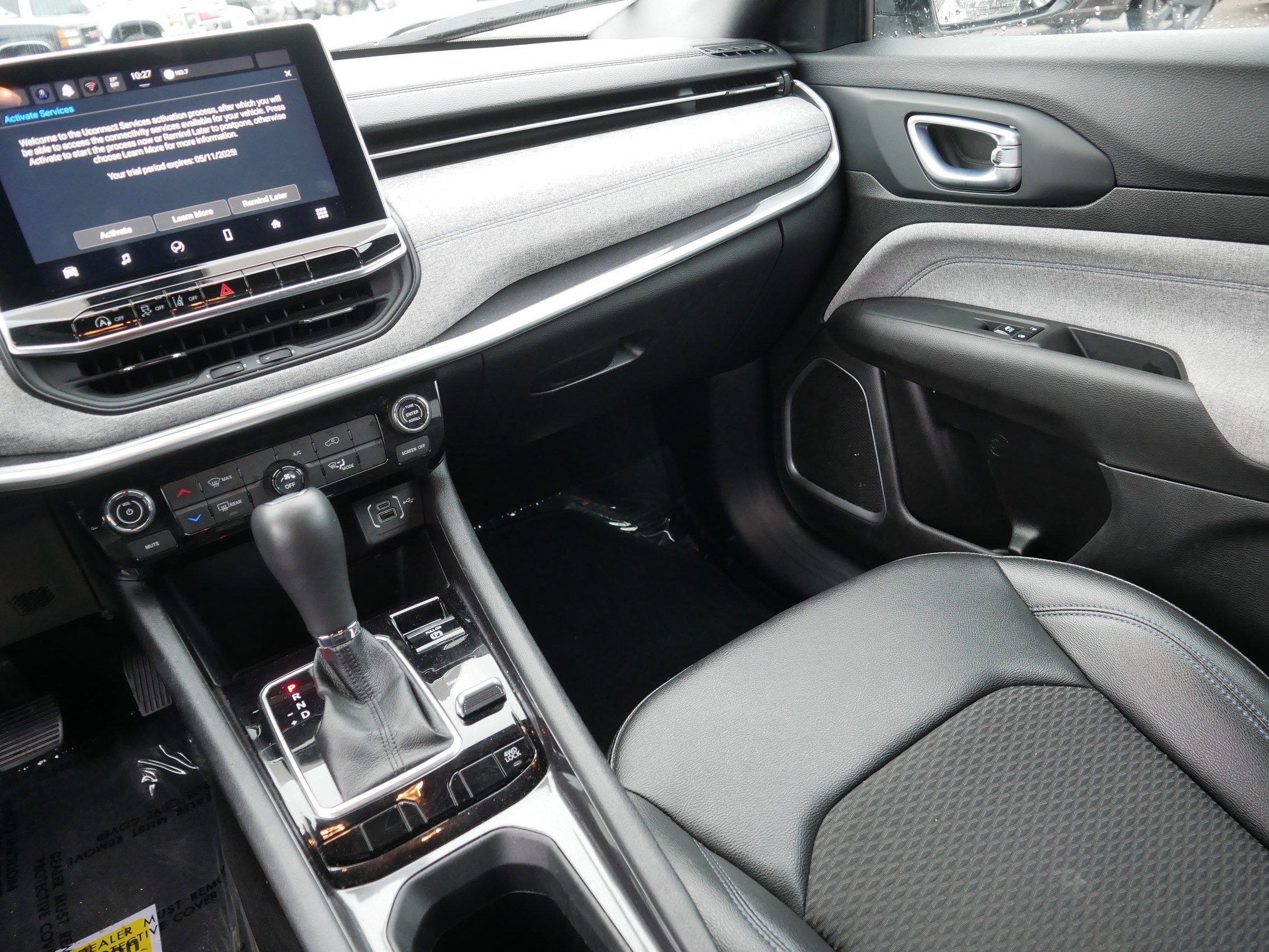 Certified 2024 Jeep Compass Latitude image 11