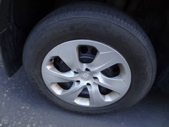 Used 2023 Toyota RAV4 LE AWD/4WD image 10