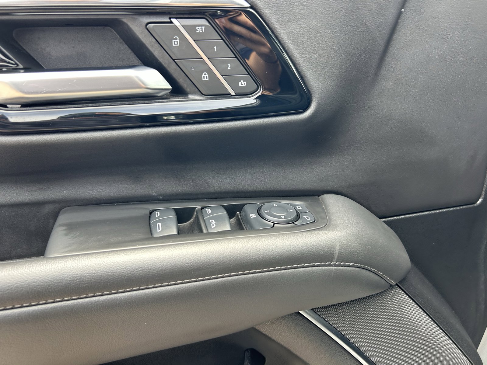 Used 2025 Chevrolet Tahoe Z71 AWD/4WD image 12