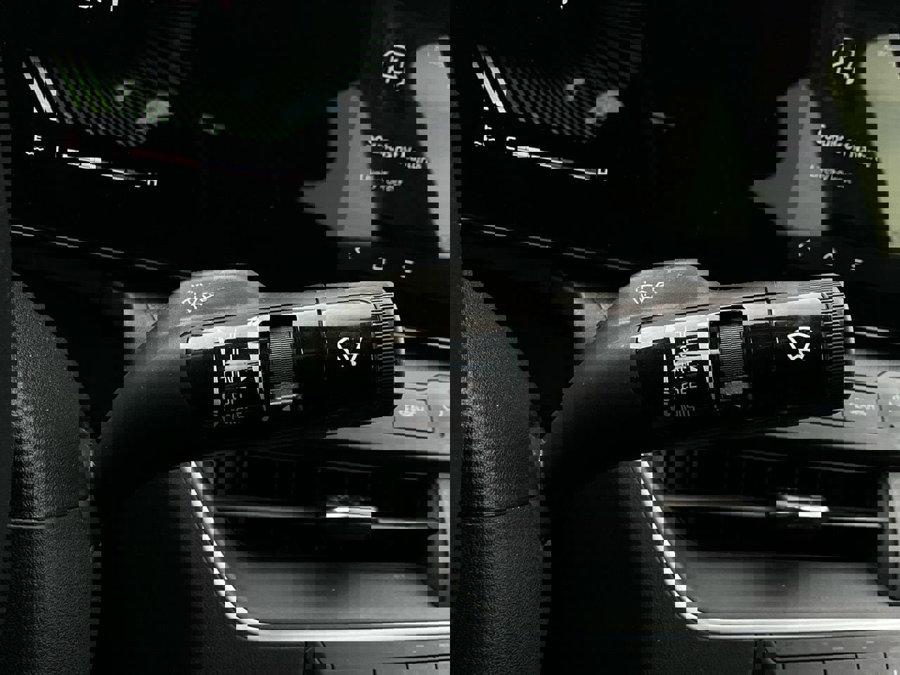 Used 2025 Kia K4 LXS image 37