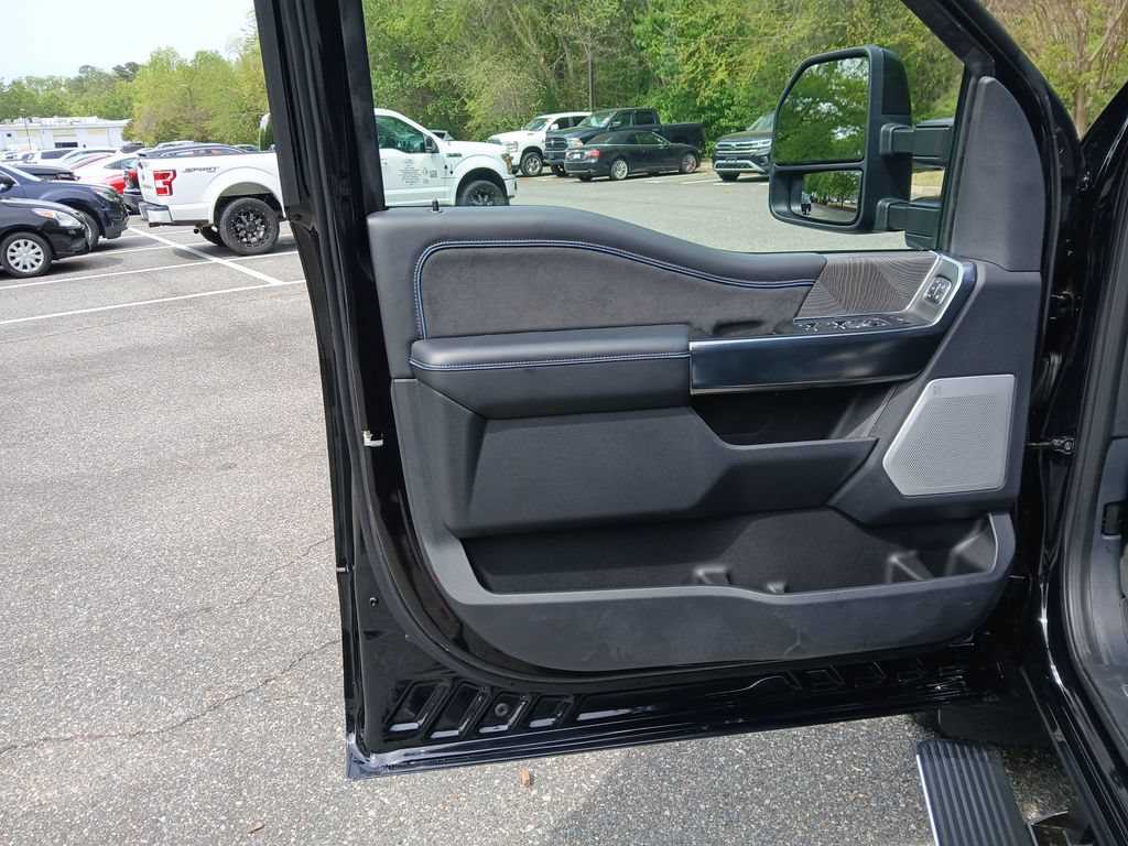 Used 2025 Ford F350 Platinum AWD/4WD image 22