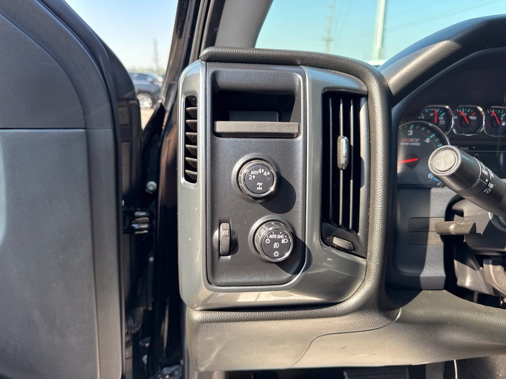 Used 2017 Chevrolet Silverado 1500 LT w/ All Star Edition AWD/4WD image 12