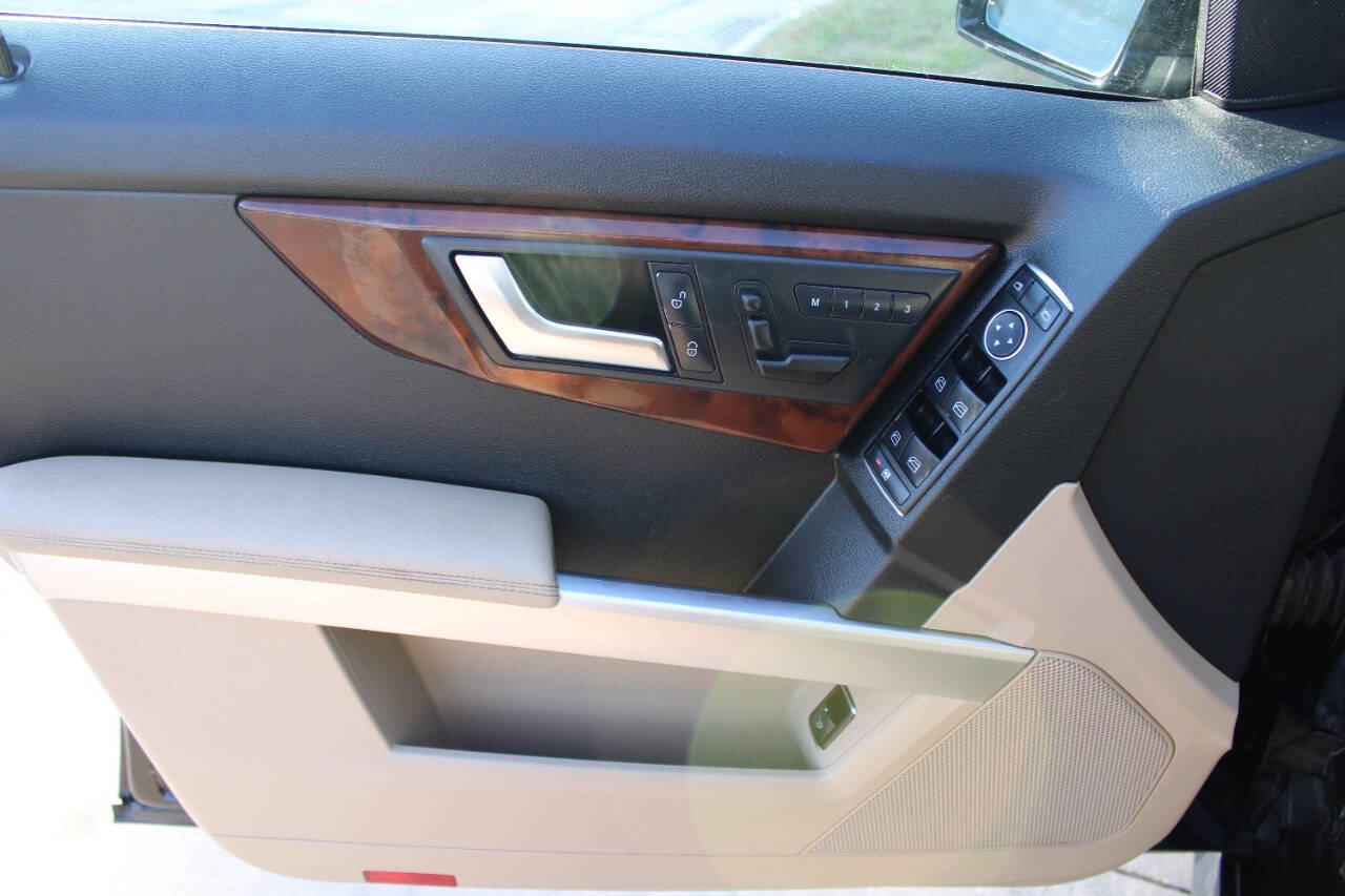 Used 2012 Mercedes-Benz GLK 350 4MATIC image 11