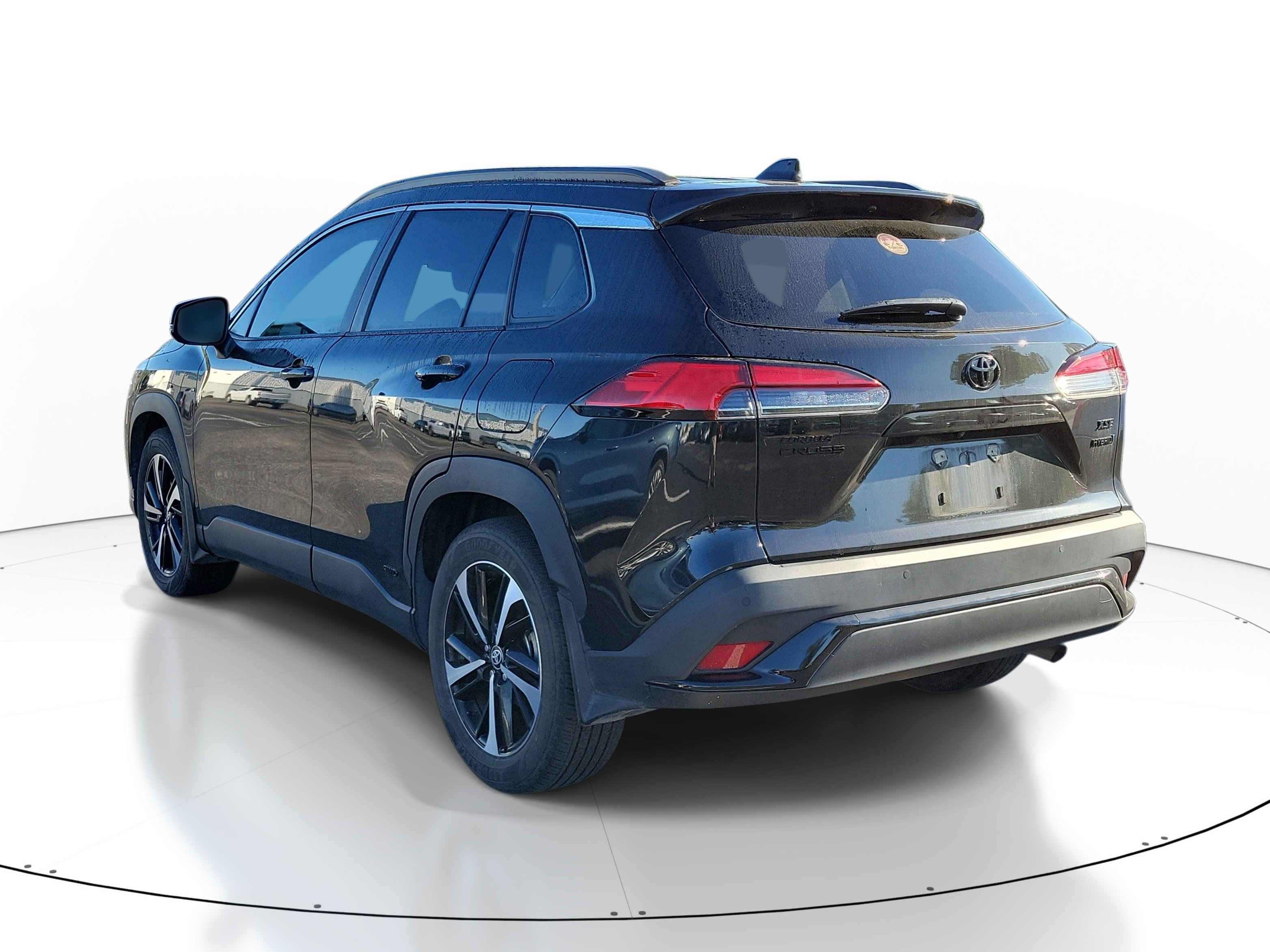 Used 2024 Toyota Corolla Cross XSE w/ Convenience Package image 4