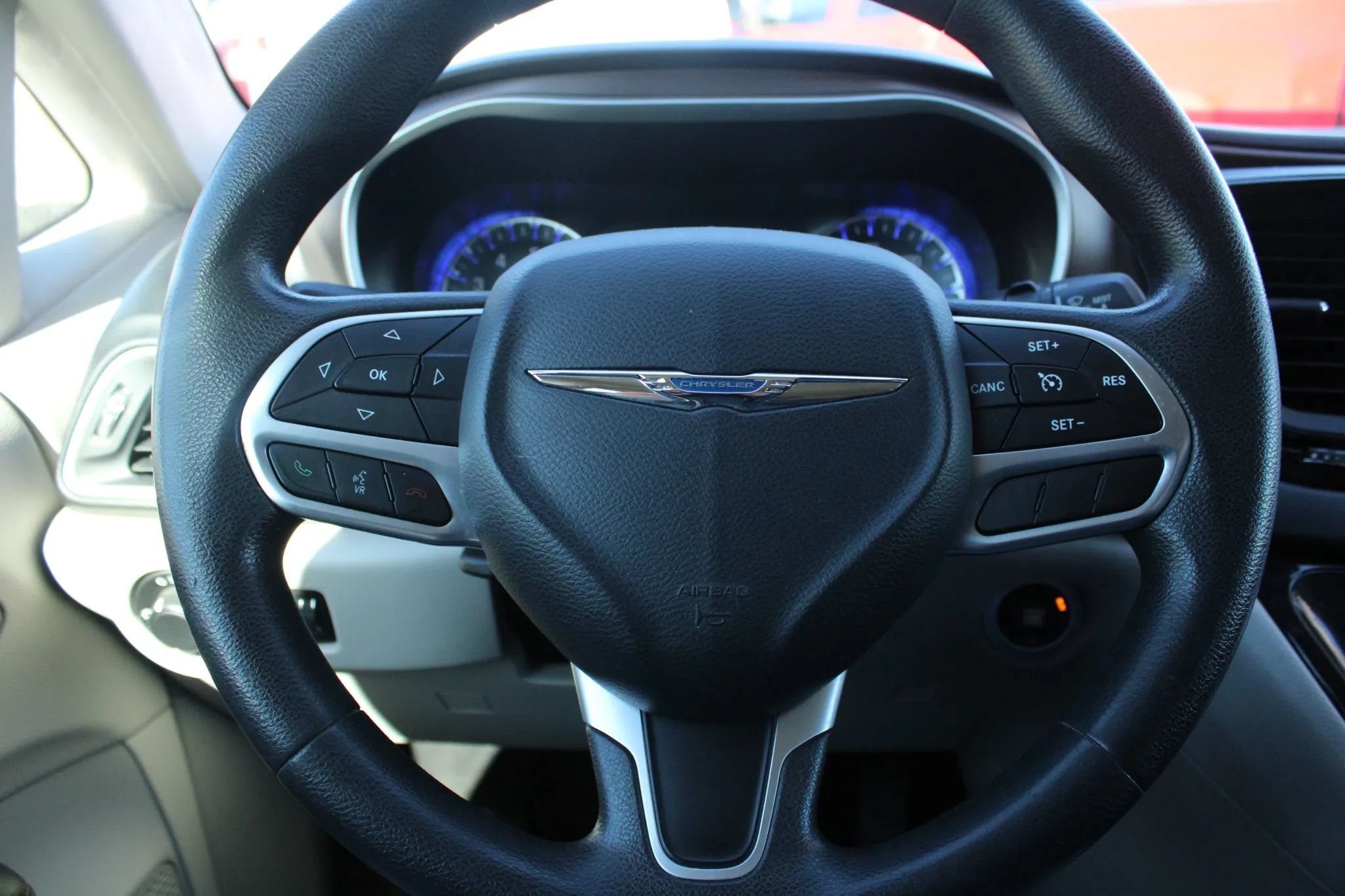 Used 2017 Chrysler Pacifica LX FWD image 22