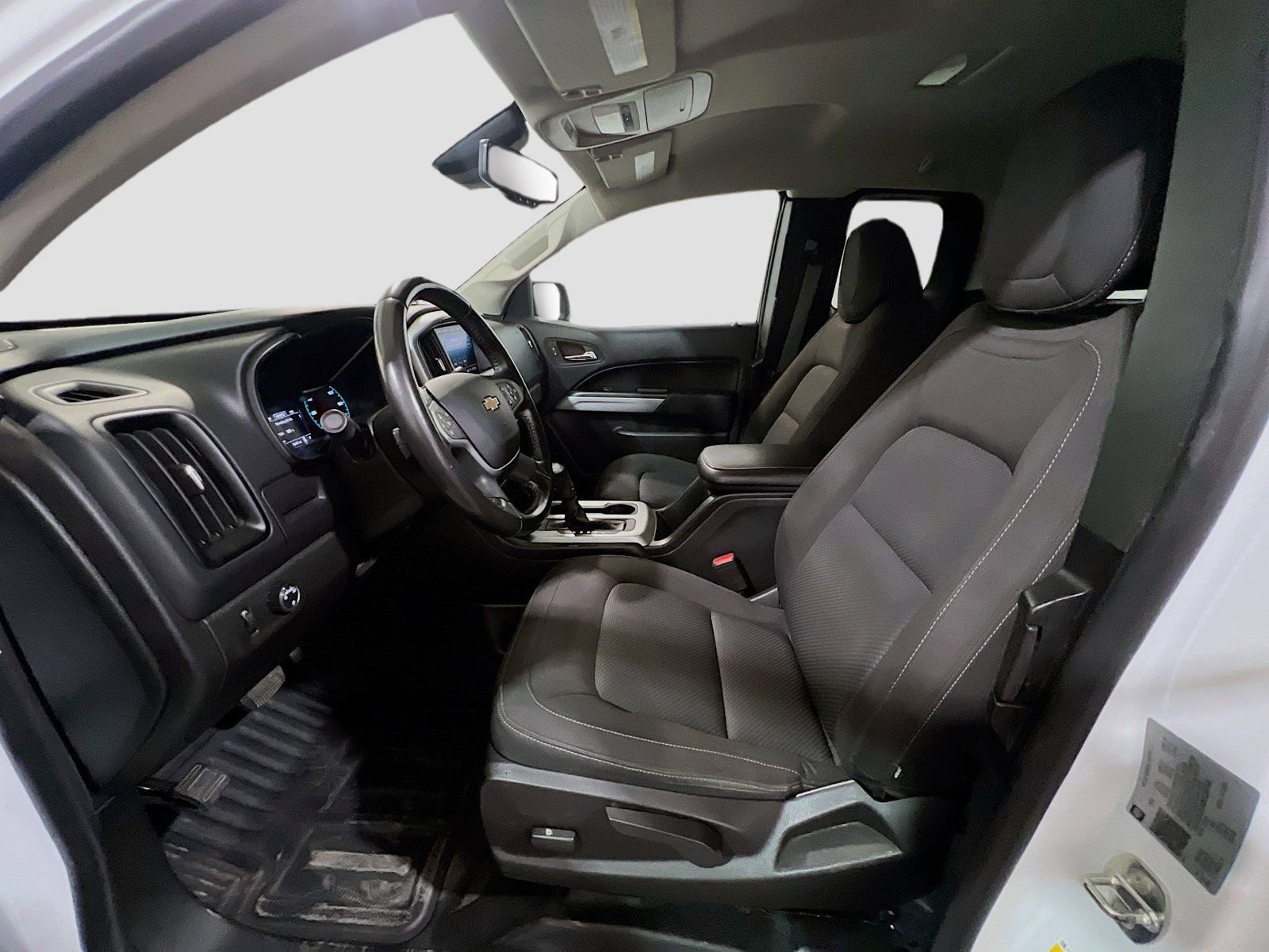 Used 2021 Chevrolet Colorado LT w/ Fleet Safety Package RWD image 14