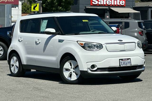 Used 2015 Kia Soul EV image 2