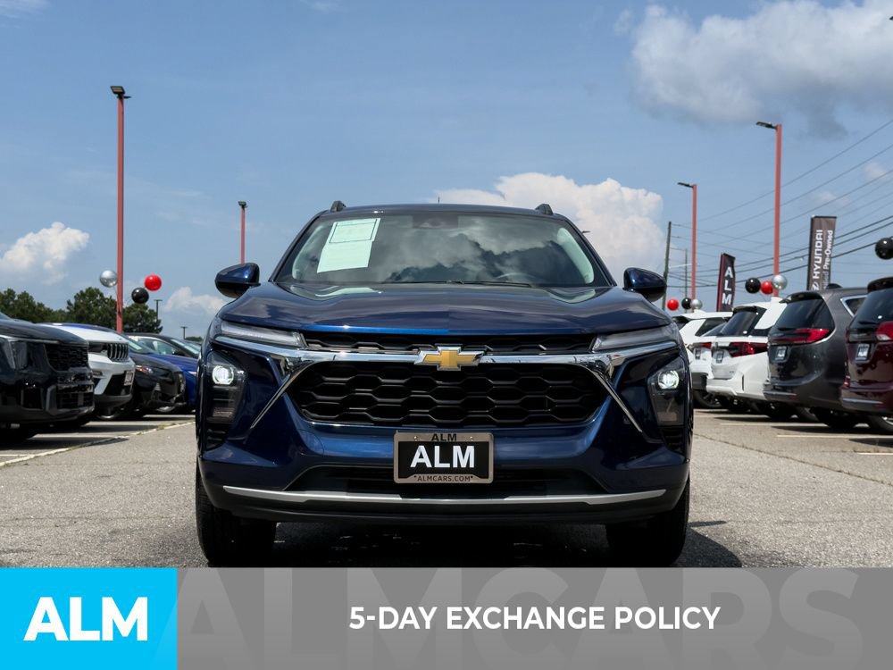 Used 2024 Chevrolet Trax LT FWD image 3