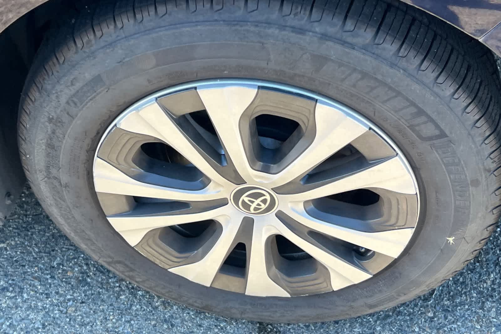 Used 2022 Toyota Corolla LE FWD image 22