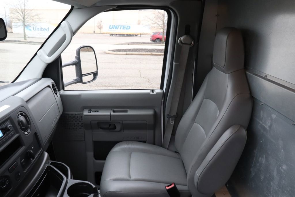 Used 2024 Ford E-450 and Econoline 450 Super Duty w/ Power Windows & Locks Group image 13