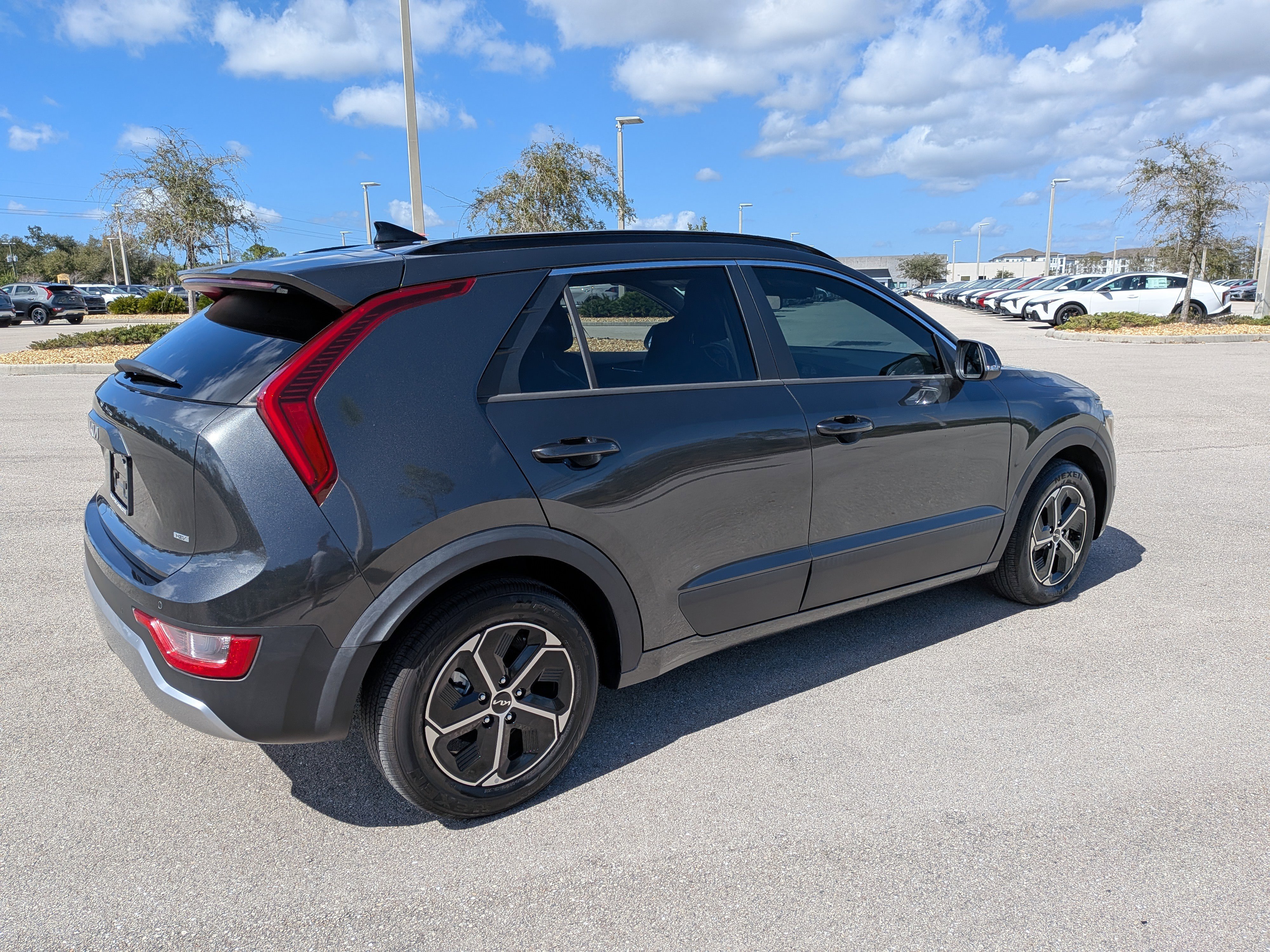 Used 2024 Kia Niro EX image 5