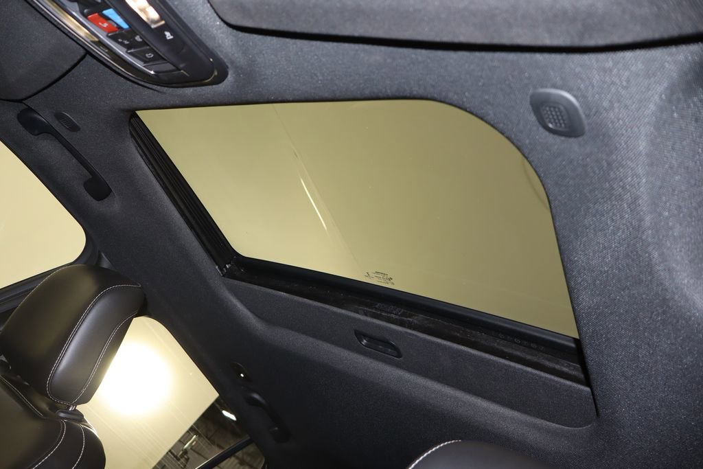 Used 2023 Jeep Grand Cherokee Altitude AWD/4WD image 25