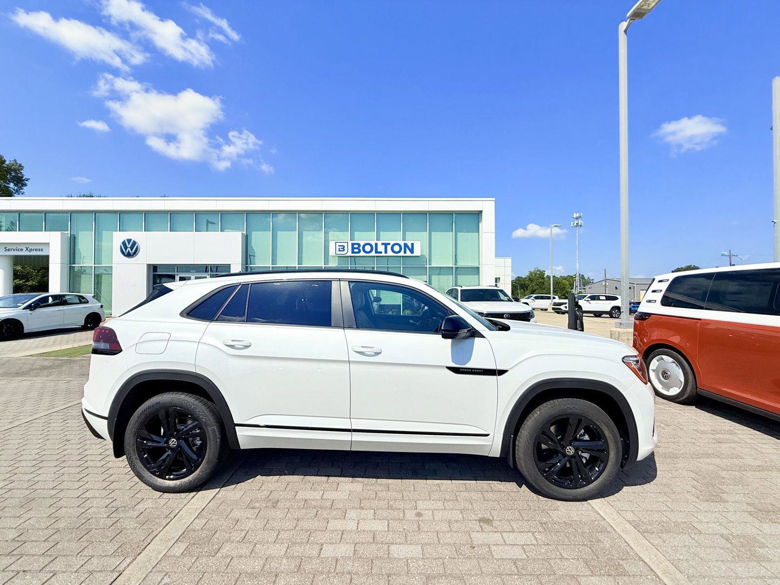 New 2026 Volkswagen Atlas Cross Sport SEL R-Line image 2