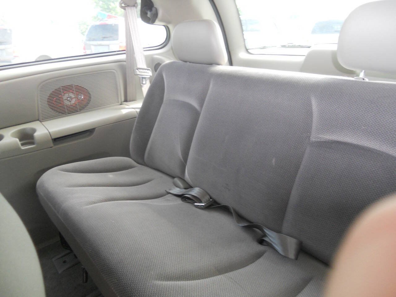 Used 2003 Dodge Grand Caravan SE FWD image 29