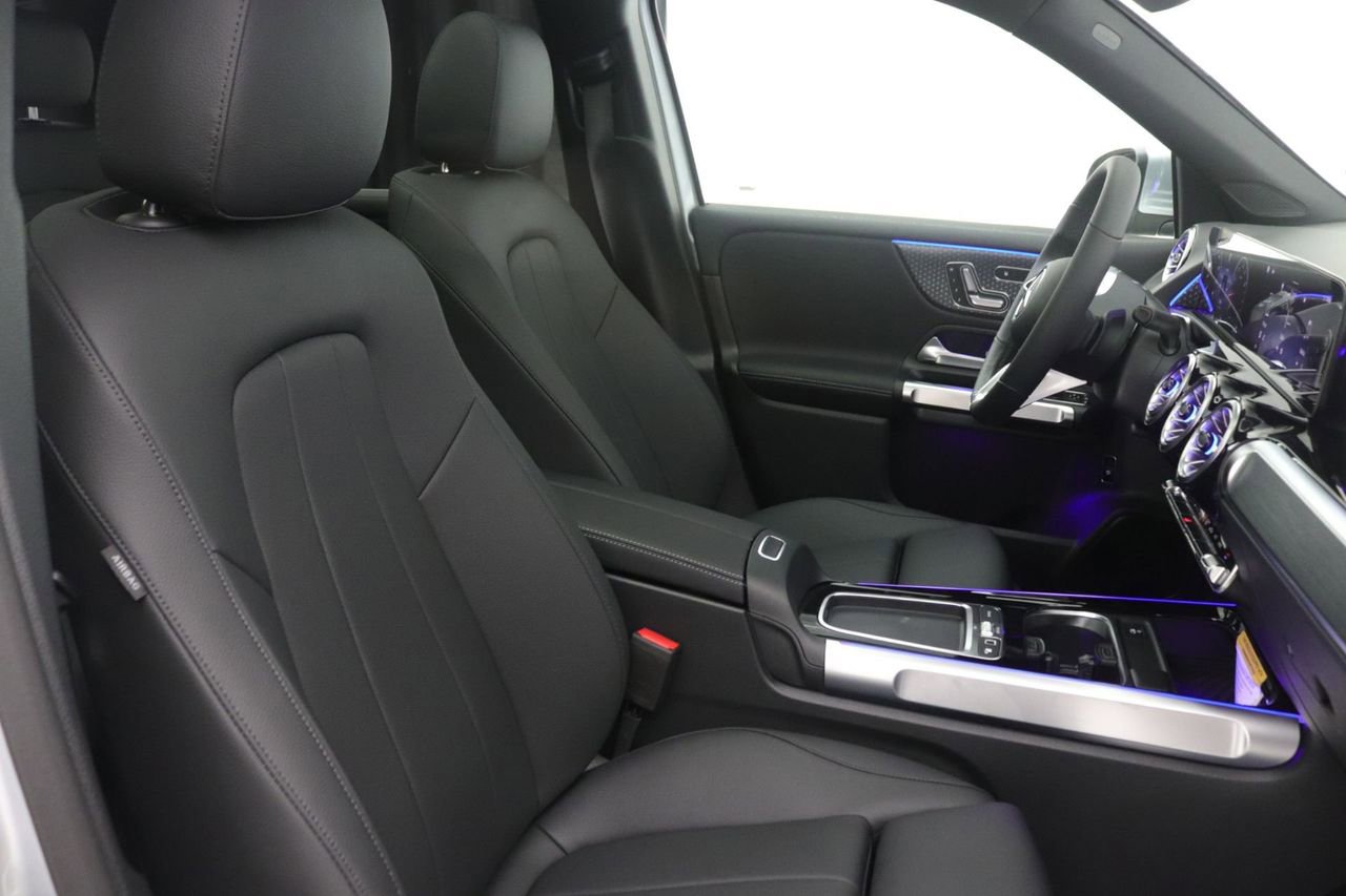 New 2026 Mercedes-Benz GLB 250 image 9