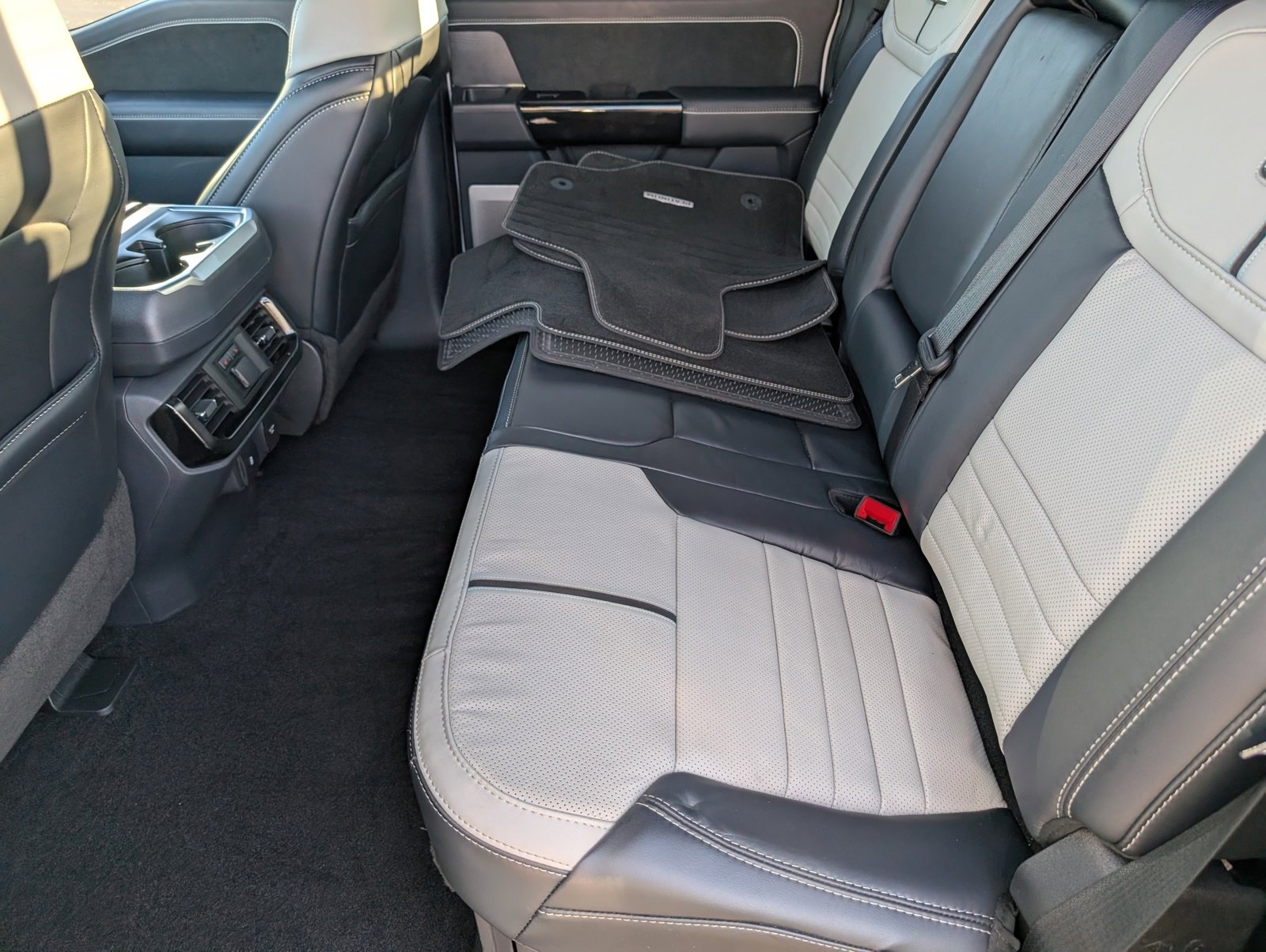 Used 2022 Ford F150 Lightning Platinum image 28