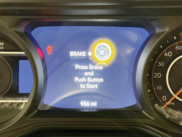 Used 2025 Jeep Gladiator Mojave w/ Convenience Group image 10