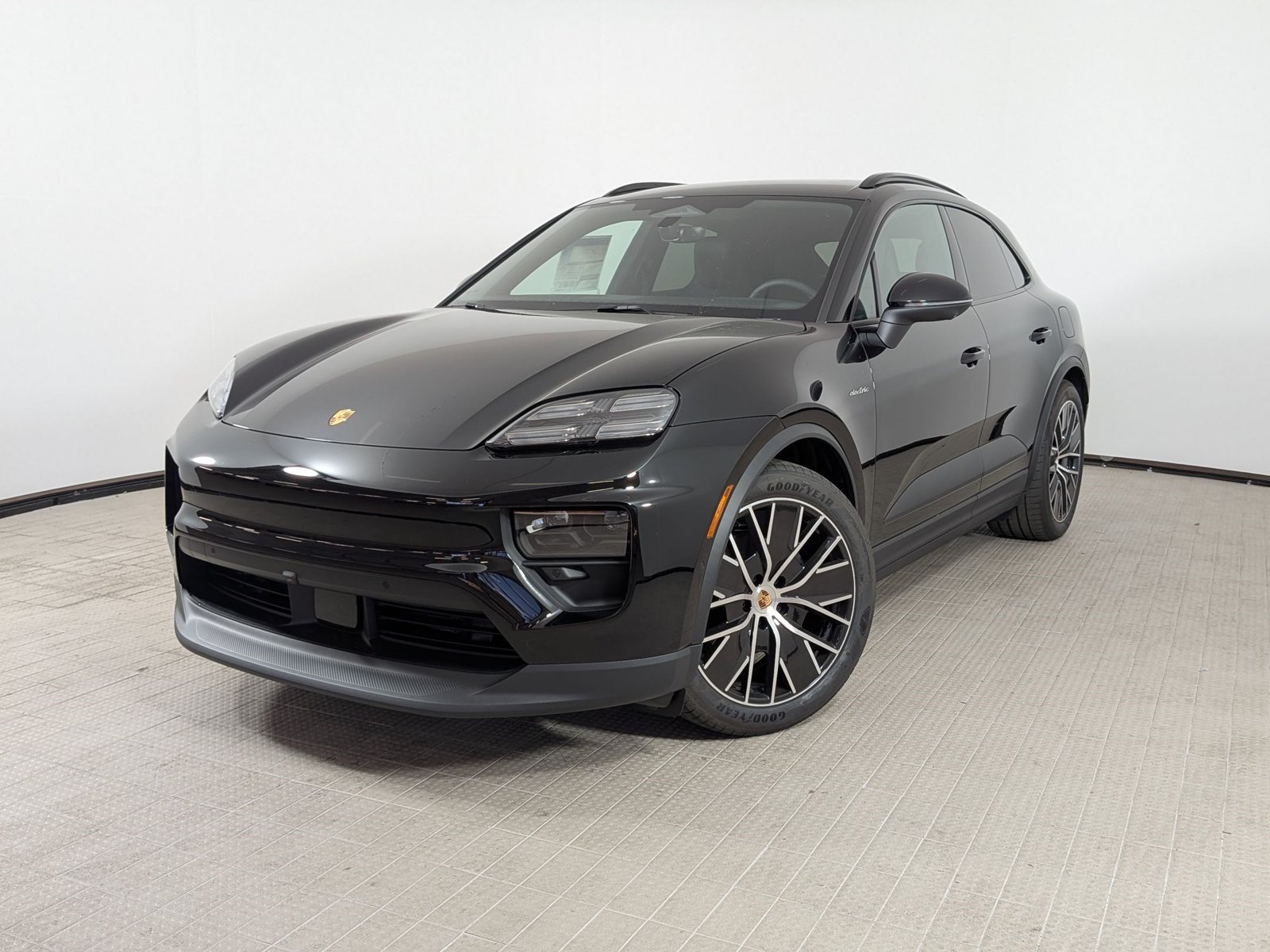 New 2026 Porsche Macan Electric RWD video 1