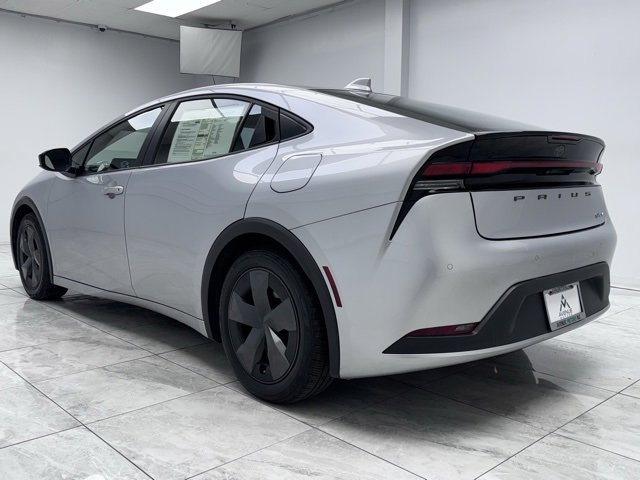 Used 2024 Toyota Prius LE image 5