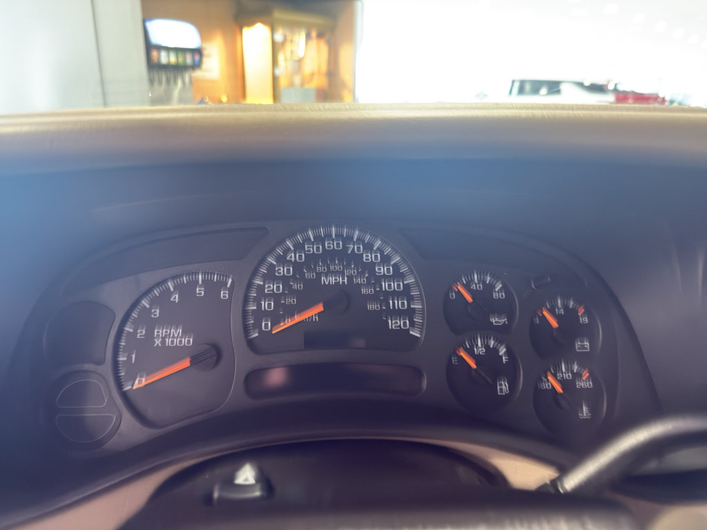 Used 2004 GMC Sierra 1500 SLE w/ Light Duty Power Package AWD/4WD image 18