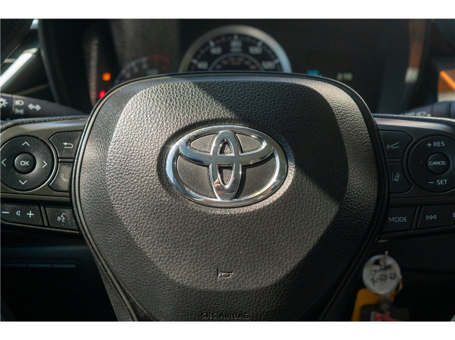 Used 2022 Toyota Corolla LE FWD image 7