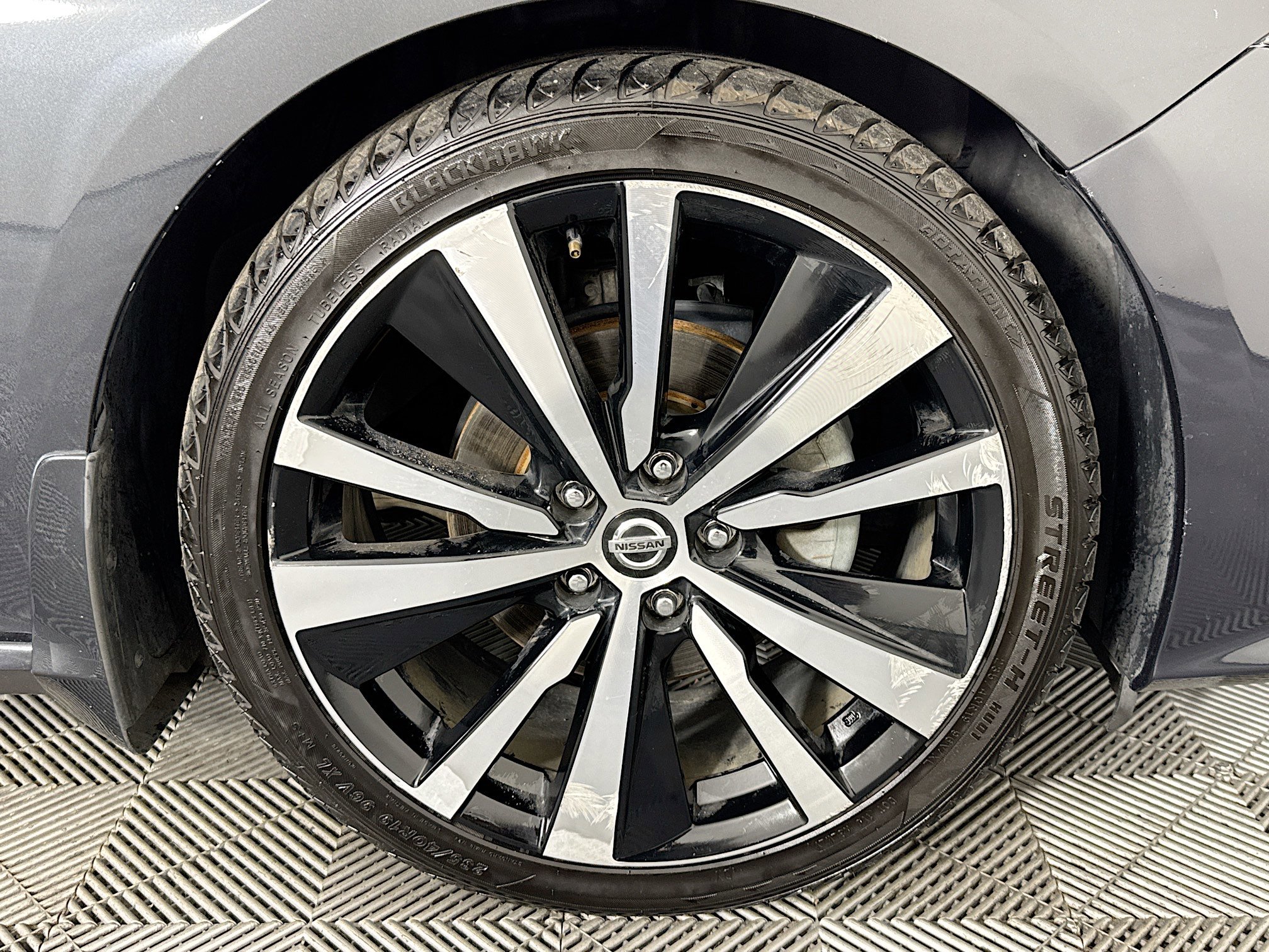 Used 2020 Nissan Altima 2.0 Platinum image 31