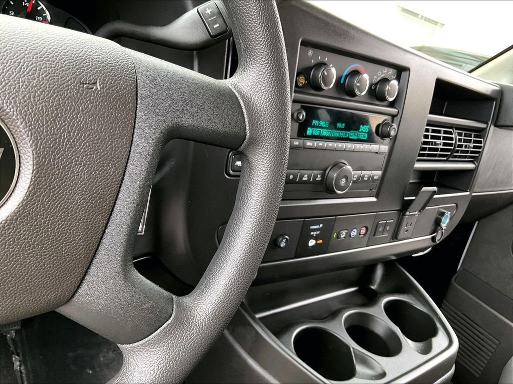 Used 2025 Chevrolet Express 3500 LT w/ LT Preferred Equipment Group RWD image 23