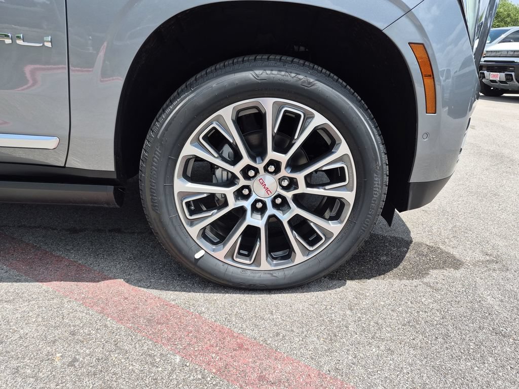 New 2026 GMC Yukon XL Denali w/ Denali Reserve Package AWD/4WD image 15