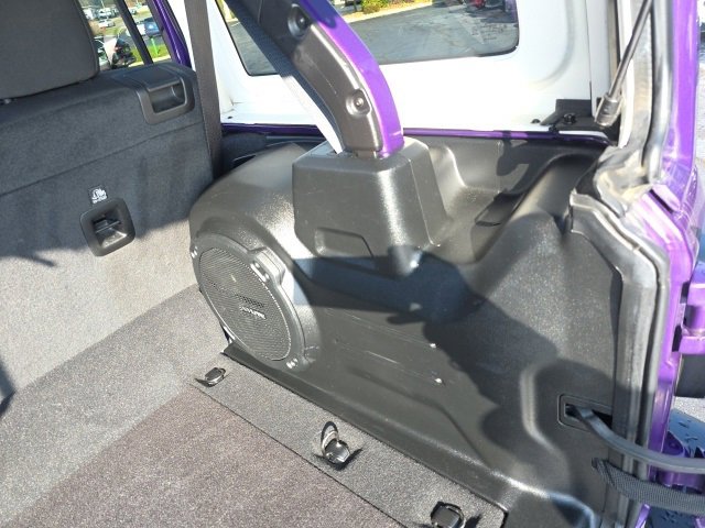 Used 2023 Jeep Wrangler Unlimited w/ Sun & Screen Package image 52