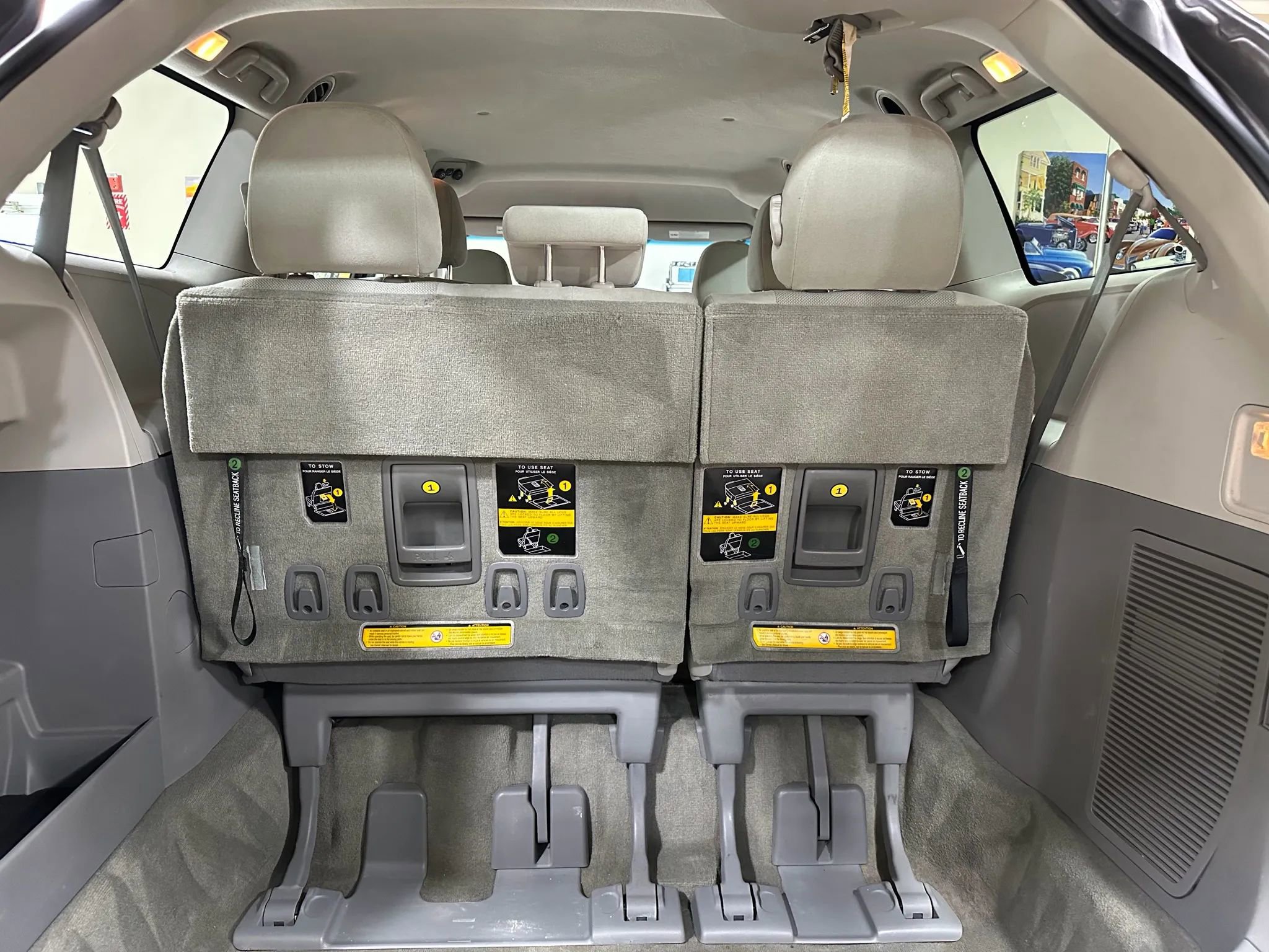 Used 2012 Toyota Sienna image 25