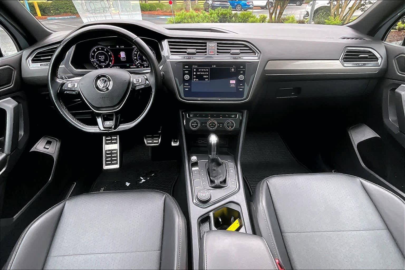 Used 2019 Volkswagen Tiguan SEL R-Line AWD/4WD image 16
