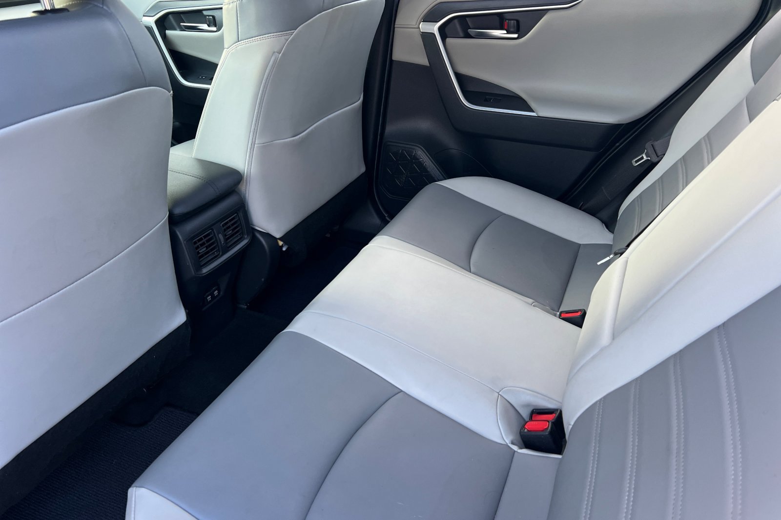 Certified 2019 Toyota RAV4 Limited w/ Carpet Mat Package AWD/4WD image 12