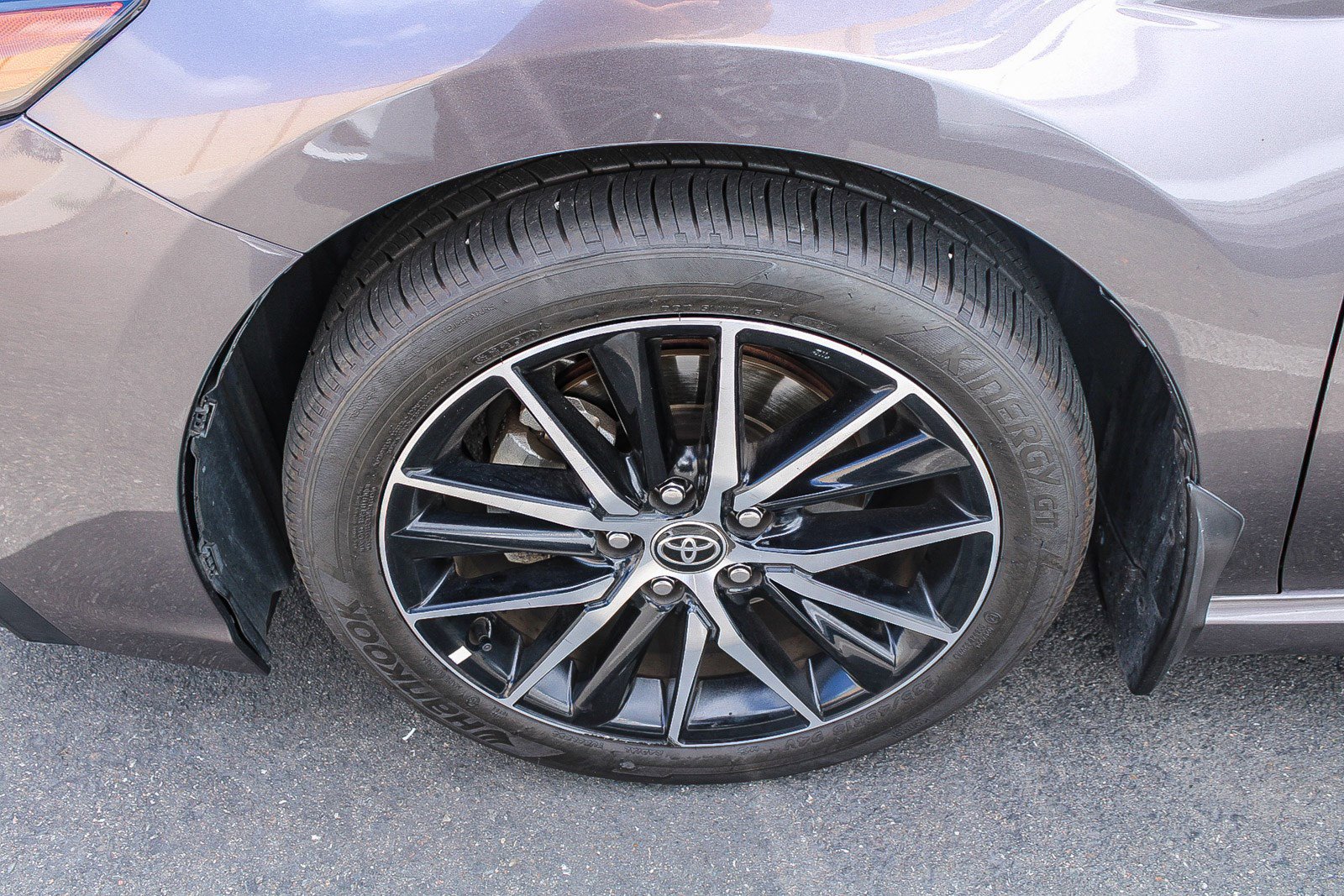 Used 2022 Toyota Camry SE w/ Convenience Package FWD image 9