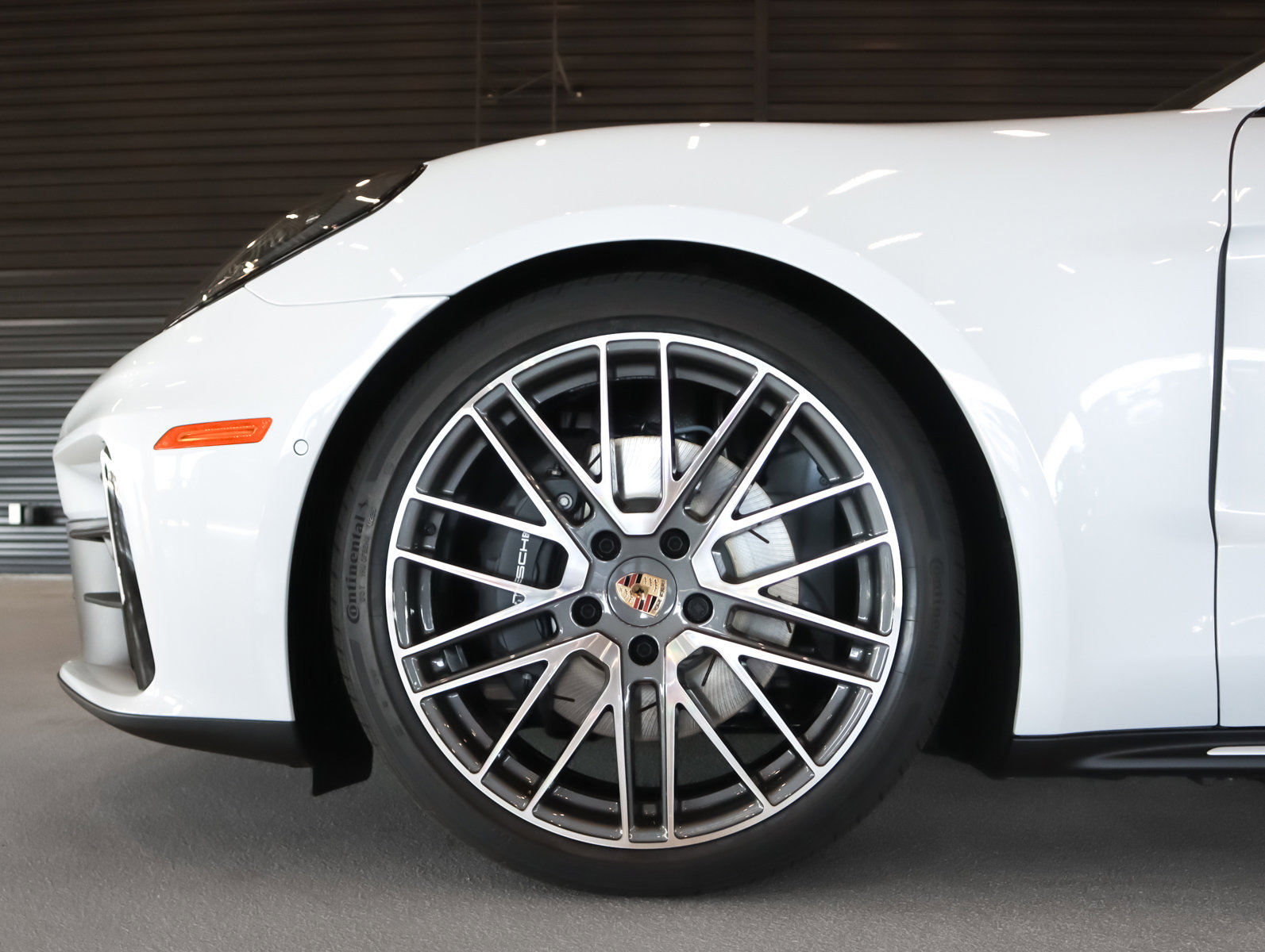 Used 2025 Porsche Panamera 4 image 13