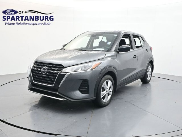 Used 2025 Nissan Kicks Play S FWD image 3
