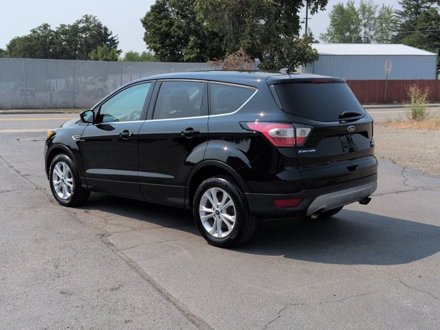 Used 2017 Ford Escape SE w/ SE Cold Weather Package AWD/4WD image 6