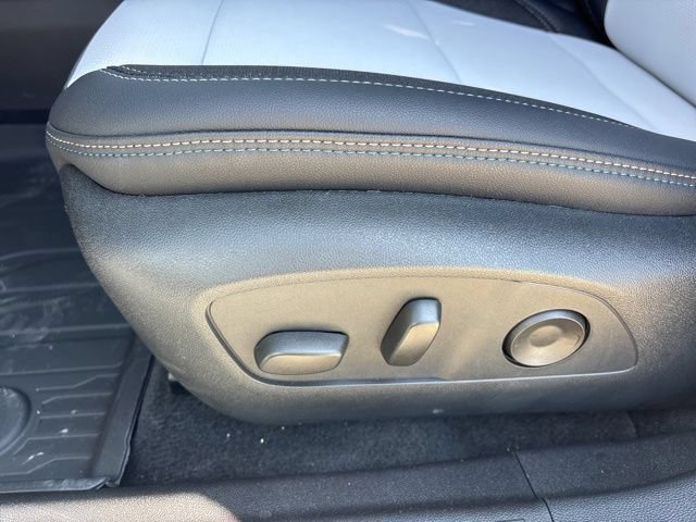 New 2026 Chevrolet Equinox EV LT FWD image 11