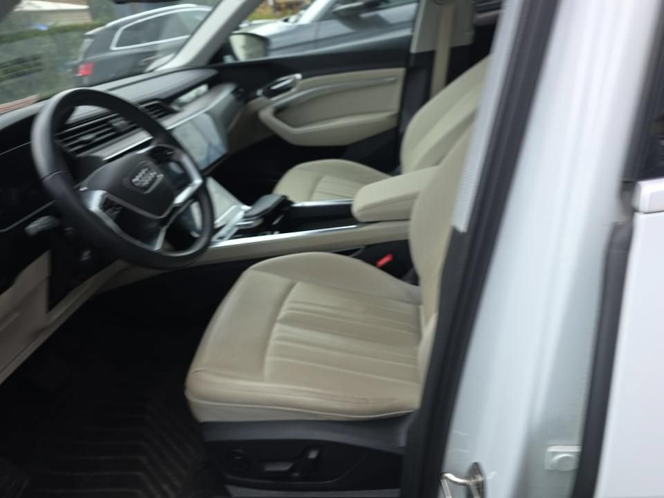 Used 2024 Audi Q8 e-tron Premium Plus w/ Premium Plus Package AWD/4WD image 6