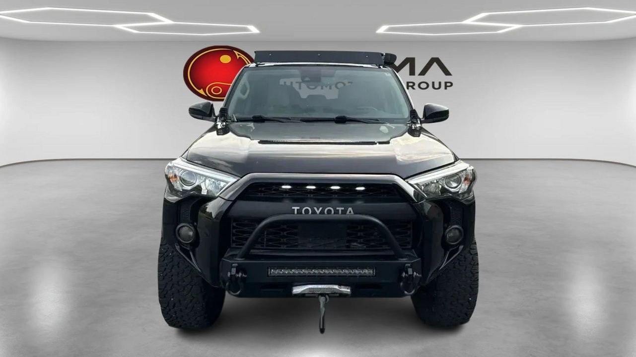 Used 2020 Toyota 4Runner SR5 Premium w/ Moonroof Package AWD/4WD image 8
