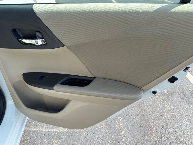 Used 2016 Honda Accord LX image 29